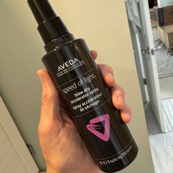 Aveda Speed of Light Blow Dry Spray - Black and Purple - Picture 3 of 9